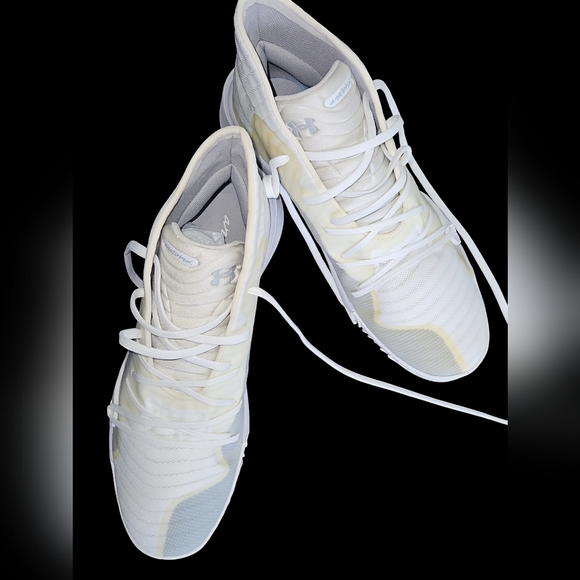 Under Armor Spawn Mid Basketball Athletic Micro G men 13 never used - Picture 3 of 11